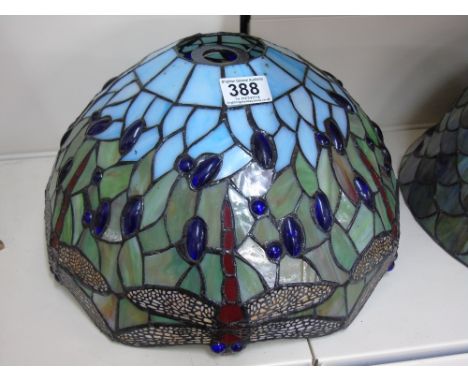 TIFFANY STYLE LAMP SHADE