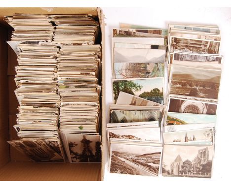 VINTAGE POSTCARDS Box with 1400 unsorted British views. All over the UK