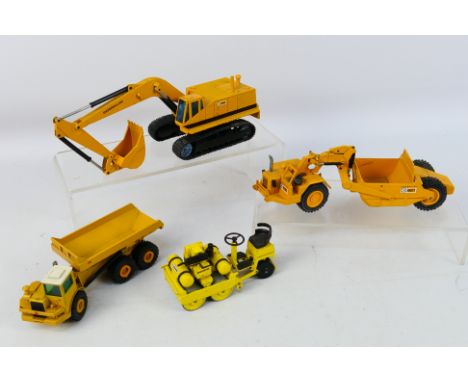 NZG - A group of 4 x unboxed construction vehicles, a Bomag BW 90 SL roller in 1:25 scale # 151, the others in 1:50 scale, a 