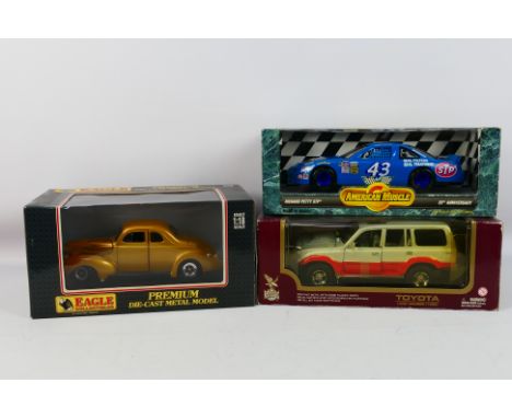 Ertl - Road Signature - Eagle Collectibles - Three boxed 1:18 scale diecast model cars. Lot comprises of Eagle Collectibles #