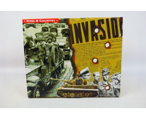 King and Country - A boxed King & Country AK19 WW2 'Afrika Korps' series Panzer Mk.III tank. The tank with two crew members a