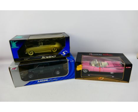 Solido - Anson - Maisto - Three boxed diecast 1:18 scale model cars. Lot consists of Maisto 'Premier Edition' 1959 Cadillac E