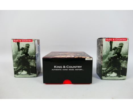 King and Country - Three boxed figures from the King and Country '8th Army' series. Lot consists of EA94 Aussie Vickers Gun; 