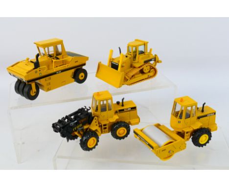 Conrad - 4 x unboxed CAT construction vehicles, a CS653 compactor # 2889, an IT28 integrated tool carrier # 2888, a D6H track