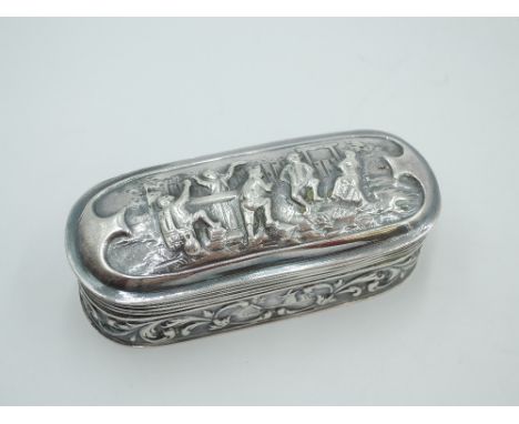 A small Dutch silver trinket box having hinged lid and extensive scenic repousse decoration, approx42.8g