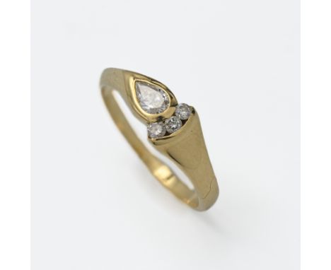 An 18ct yellow gold diamond ring, size N.