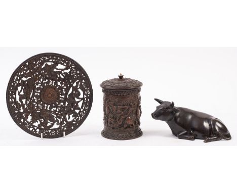 A Continental, probably Prussian cast iron openwork dish, second half 19th century, with semi-draped figures in Classical tas