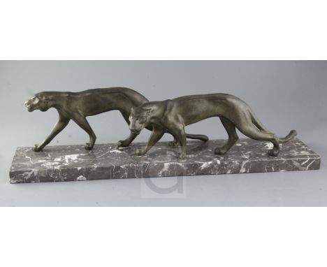 M. Font. An Art Deco bronzed spelter and marble group of two panthers, signed on the plinth, 27.5cm