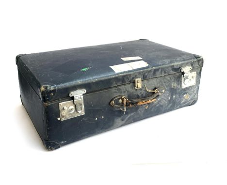 A vintage blue Globe Trotters suitcase, 75x43x25cm 