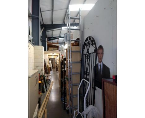 A light weight set of aluminium double ladders