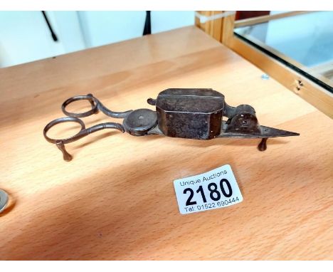 A good quality Victorian oil lamp wick trim scissors 