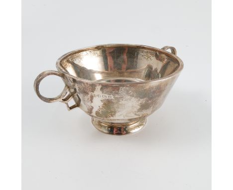 A cased silver two handled bowl, with ring handles and circular pedestal foot, Birmingham 1936, weight 3oz