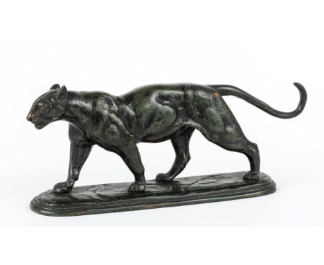 Édouard Paul DELABRIERRE (1829-1912) Panther  Bronze, signiert  11 x 26.5 x 6.5 cm, Gewicht: 1.7 kg