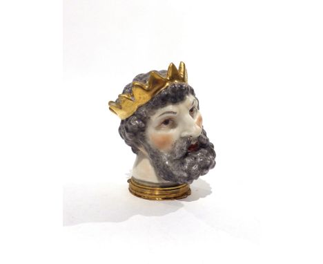 A Samson of Paris bonbonniere/snuff box after Meissen "Neptune", circa 1880, 8cm tall 
