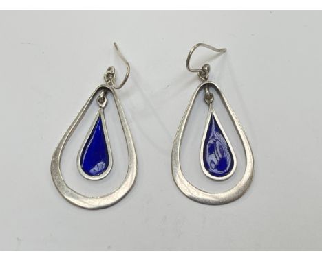 A pair of silver and blue enamel drop earrings, 5.8g 