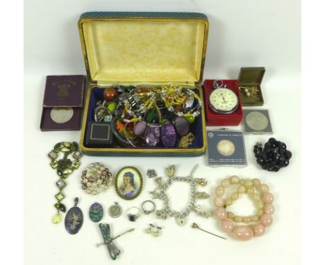 A group of gold, silver and costume jewellery, including 9ct gold bar brooch with a Maltese Cross, chain, pin modelled as a s