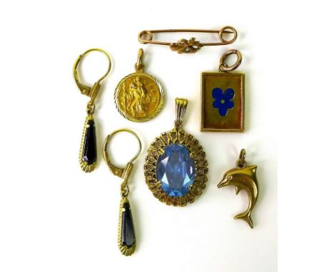 A group of 9ct gold jewellery, comprising a pair of 14ct gold and jet pendant earrings, 1.6g, a 9ct gold and blue stone penda