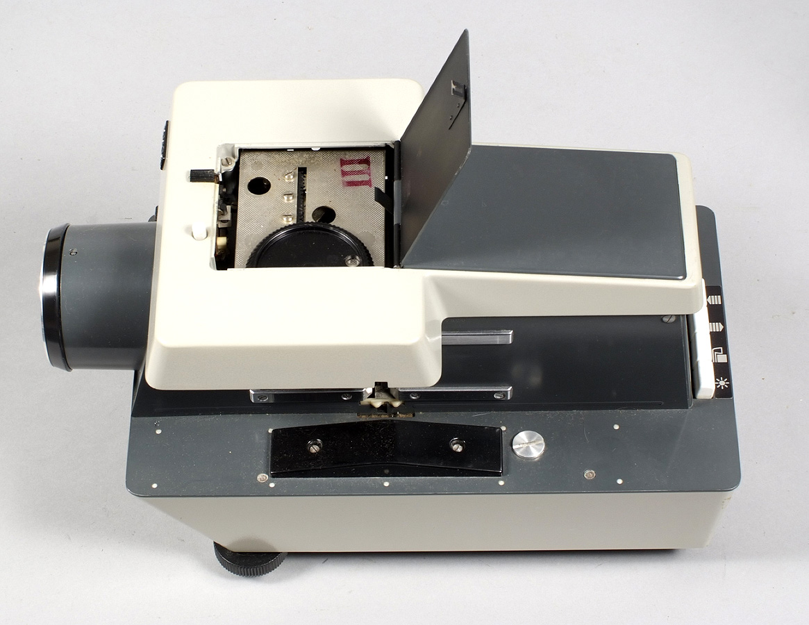 A Rollei 6x6 Slide Projector. With Heidosmat 150mm f2.8 lens in working