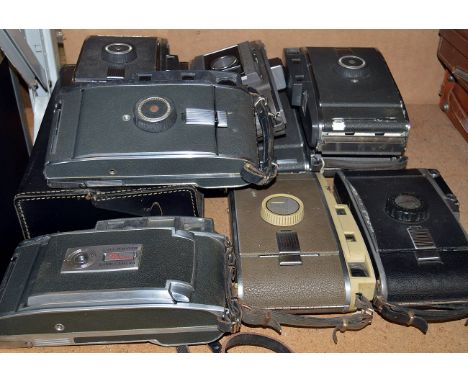 10 Polaroid Pathfinder & Other Instant Cameras.W