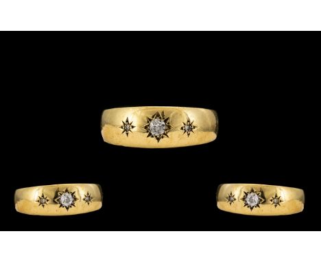 Gents 9ct Gold 3 Stone Diamond Band Ring - The Pave Set Diamonds of Good Sparkle. Hallmark Birmingham 1970, Ring Size - X ( G