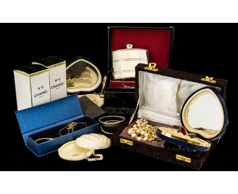 Collection of Vintage Items including vintage jewellery comprising three pearl necklaces and two pairs of pearl earrings in a