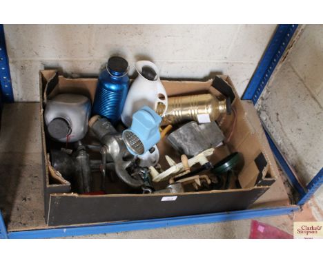 A box of miscellaneous kitchenalia including mincers, choppers, old Thermos flask etc.