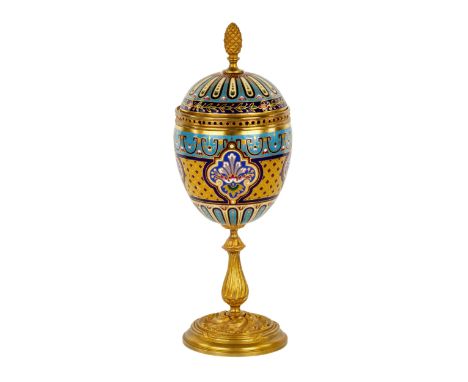 French goblet in bronze and cloisonne lid, gilded on the inside, with a baluster-shaped foot, on a round base. End of the 19t
