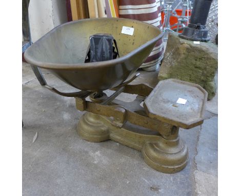 A set of scales with set of graduated weights 