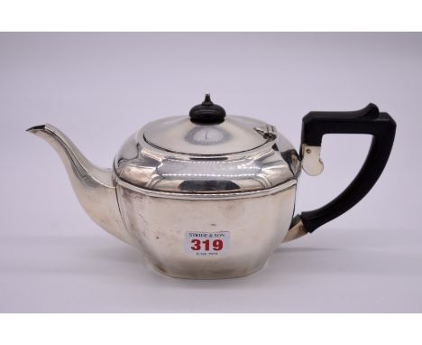 A silver teapot, by&nbsp;Marson &amp; Jones, Birmingham 1933, 477g gross. 