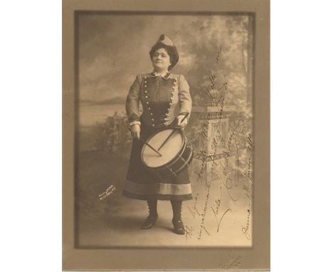 TETRAZZINI LUISA: (1871-1940) Italian Soprano. An excellent vintage signed and inscribed sepia 7.5 x 10 photograph of the sin
