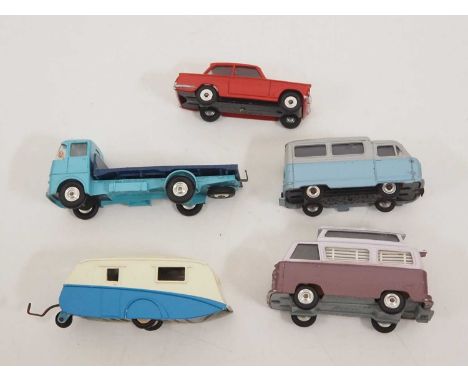 A small group of vintage diecast vehicles by CORGI and DINKY - G (unboxed) (5)
