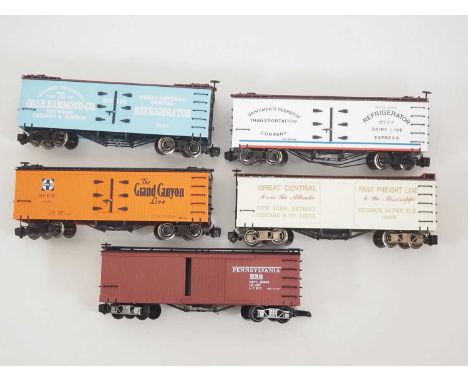 A group of G scale American Outline refrigerator and reefer cars by BACHMANN most with upgraded running gear - VG (unboxed) (