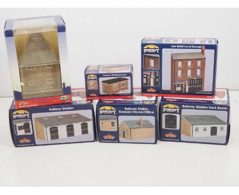 A group of BACHMANN SCENECRAFT OO gauge resin buildings to include a brewery hop drying kiln, all appear unused - VG/E in VG 