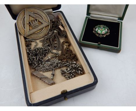 A silver masonic medallion Robert Burns chapter 1925/26, together with a silver and enamel Mayor's brooch of office, assorted