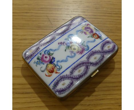 An early 20thC Rosenthal porcelain Cigarette Case, with foliate decoration, signed on the inside 'Emeran Lidl, Munchen', toge