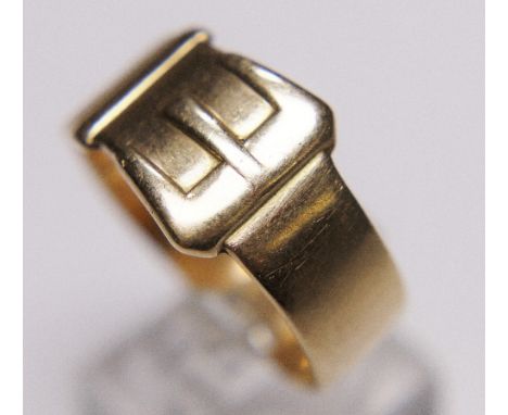 9 ct gold large size belt buckle ring. 8.9g