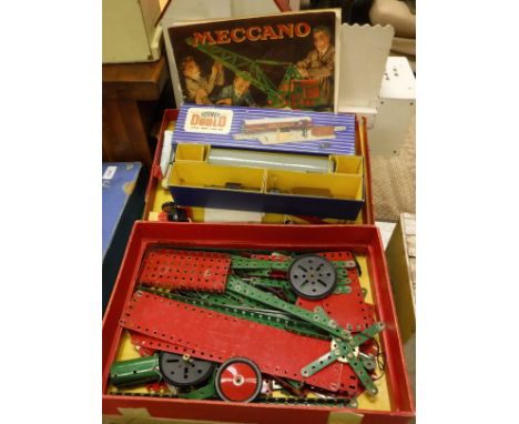 A Meccano outfit no 6 crane with instruction manual, together with four various Meccano pamphlets and a Hornby 00DBLO T.P. Ma