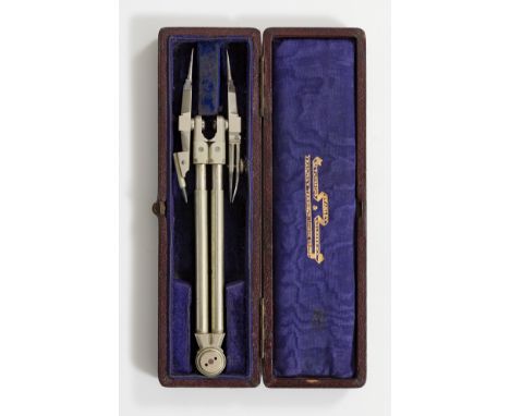 Stanley compass; England, early 20th century:Metal.Preserves case.Presents H.H. Hill inscription.Measurements: 4,8 x 16,3 cm.