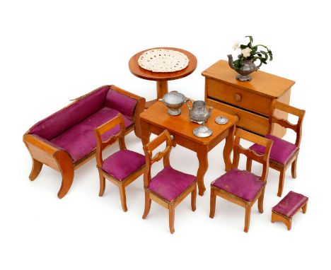 Schöne Biedermeier-Salonmöbel, Sitzgruppe &amp; Kommode, Sofa und Stühle mit Originalbezügen, 1 Bordüre mit Fehlstelle, dazu 