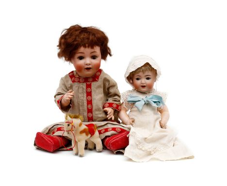 2 Charakterbabys, KÄMMER &amp; REINHARDT Nr. 126 und FRANZ, SCHMIDT &amp; Co. Nr. 98, je Biskuitporzellan-Kurbelkopf, braune 