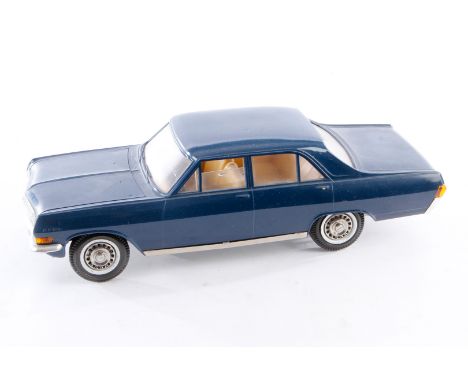 Gama Opel, Blech/Kunststoff, Friktion, LS und Alterungsspuren, L 25, Z 3