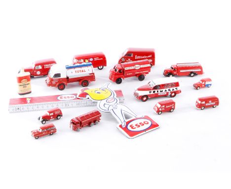 Konv. Esso, darunter versch. Modellfahrzeuge und Zubehör, Z 3