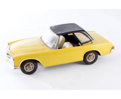 Gama Mercedes, Blech/Kunststoff, LS und Alterungsspuren, L 31, Z 3