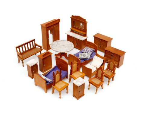 Großes SCHNEEGASS Salon- und Schlafzimmermöbelprogramm, um 1900, 16-teilig, Sitzgruppe mit 4 Stühlen, Sofa &amp; Tisch, 2 Kom