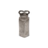 Seltene frühe Zinn-Schraubflasche um 1830, mit Perlstab verziert, Henkel leicht verzogen, Höhe 5 cm