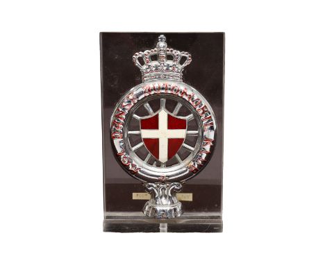 Automobil-Badge, Kgl. Dansk Automobil Klub, rückseitig bez. ”Argent”, auf Sockel bez. A 5693, Wappen emailliert, um 1901, H 1