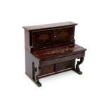 Seltenes großes BOULLE Klavier, mit Blumenbukett- und Lyramotiven, jeweils 2 Türen zum Öffnen, 1 Tür