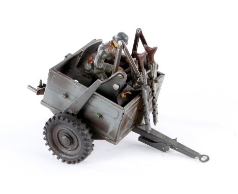 Hausser MG-Anhänger, feldgrau, LS und Alterungsspuren, L 14,5, Z 3