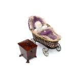 ROCK & GRANER seltener kleiner Kohlenkasten & Kinderwagen, Blech, handlackiert, um 1870, leicht