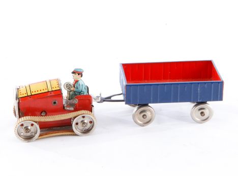 Gama kleiner Raupenschlepper, Blech, mit Anhänger und Fahrerfigur, Uhrwerk def., LS und Alterungsspuren, Gesamtlänge 15, Z 3